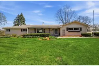 531  Lookout Dr, Pewaukee, WI 53072 - Photo 1