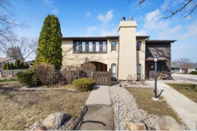 5266  Somerset Ln, Greenfield, WI 53221 - Photo 1