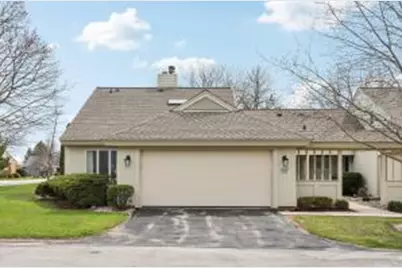 10042 N Holmes Ct, Mequon, WI 53092 - Photo 1