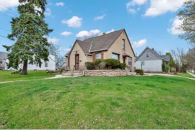 4235 W Fairmount Ave, Milwaukee, WI 53209 - Photo 1