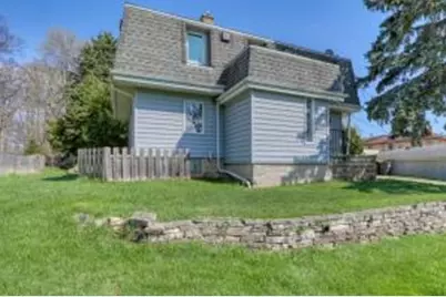 528 N 119th St, Wauwatosa, WI 53226 - Photo 1