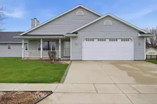 607 S 2nd St, Cedar Grove, WI 53013 - Photo 1