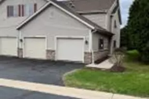 2112 Pine Ridge Ct, Grafton, WI 53024 - Photo 1