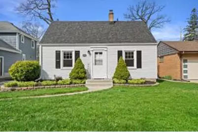 527 N 114th St, Wauwatosa, WI 53226 - Photo 1