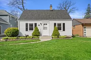 527 N 114th St, Wauwatosa, WI 53226 - Photo 1