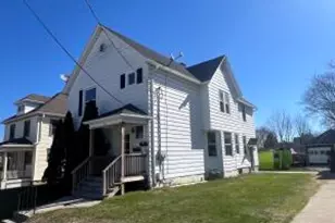 731 N 8th St, Manitowoc, WI 54220 - Photo 1