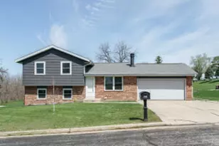 900 Hillside Ln, Watertown, WI 53098 - Photo 1