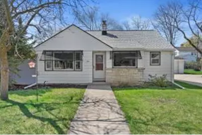 505  Pleasant View St, Wauwatosa, WI 53226 - Photo 1