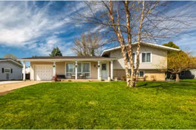 3013  Lincoln Ave, La Crosse, WI 54601 - Photo 1