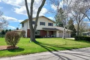 15415 W Fenway Dr, New Berlin, WI 53151 - Photo 1