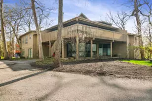 501C Abbey Springs Dr, Fontana, WI 53125 - Photo 1