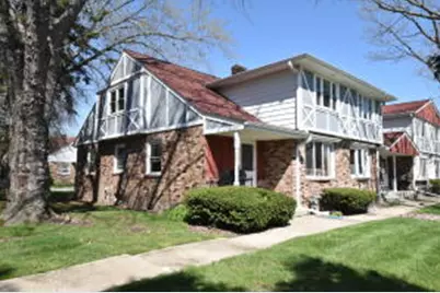5132 S King Arthurs Ct, Greenfield, WI 53221 - Photo 1