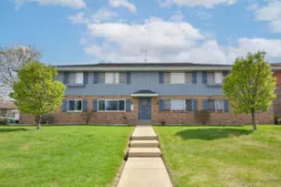 10237 Whitnall Edge Dr, Franklin, WI 53132 - Photo 1