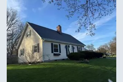190  Debbie Dr, Waukesha, WI 53189 - Photo 1