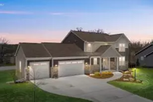 914 Foxwalk Dr, Racine, WI 53185 - Photo 1
