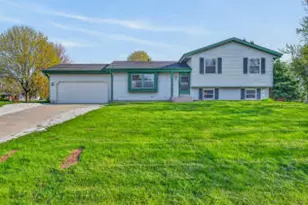 2840 W Southland Dr, Franklin, WI 53132 - Photo 1