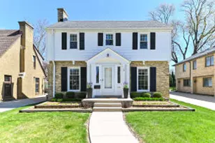 2536 N 88th St, Wauwatosa, WI 53226 - Photo 1