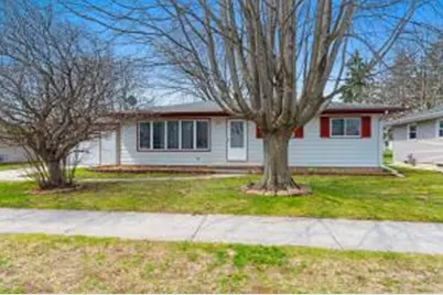 728 S 31st St, Manitowoc, WI 54220 - Photo 1