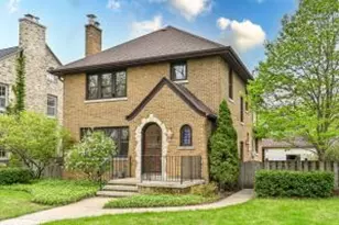 5426 N Diversey Blvd, Whitefish Bay, WI 53217 - Photo 1