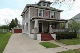 140 Kendall St, Burlington, WI 53105 - Photo 1