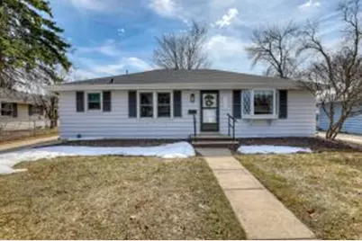 1113 W Roberts Ave, Appleton, WI 54914 - Photo 1