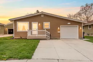712 Carpenter St, Plymouth, WI 53073 - Photo 1