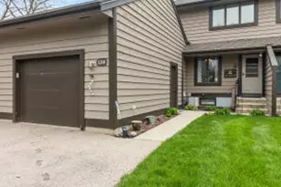 128 Glenview Ct, Janesville, WI 53548 - Photo 1
