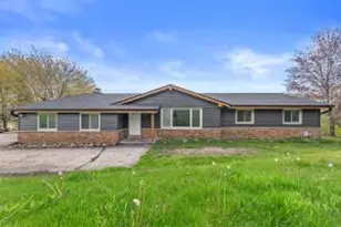 18775 W Observatory Rd, New Berlin, WI 53146 - Photo 1
