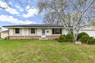 W147N8466 Manchester Dr, Menomonee Falls, WI 53051 - Photo 1