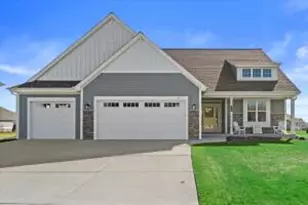 190 Mullberry Ln, Grafton, WI 53024 - Photo 1