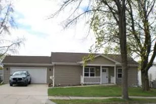 1860 Neal Ct, Green Bay, WI 54302 - Photo 1