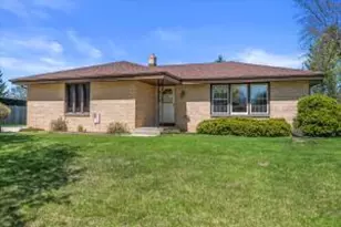 7002 W Lindner Dr, Franklin, WI 53132 - Photo 1