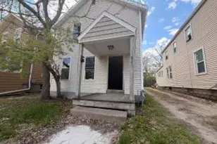 821 Cherry St, Oshkosh, WI 54901 - Photo 1