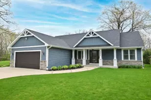 5404 S 43rd St, Greenfield, WI 53220 - Photo 1