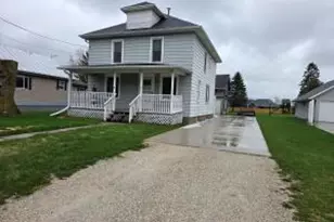 713 Forest Home Dr, Francis Creek, WI 54220 - Photo 1