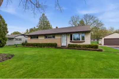 W202N9524  Club Cir, Menomonee Falls, WI 53051 - Photo 1