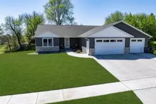 2720 Beyer Rd, Holmen, WI 54650 - Photo 1