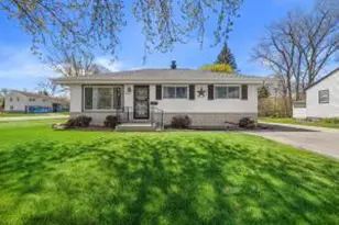 2849 Arrowhead St, Racine, WI 53402 - Photo 1