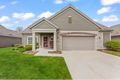 W179N11507  Blackstone Cir, Germantown, WI 53022 - Photo 1