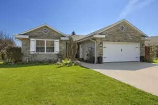 9200 S 44th St, Franklin, WI 53132 - Photo 1
