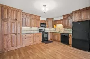 10340 W Parkwood Dr, Franklin, WI 53132 - Photo 1