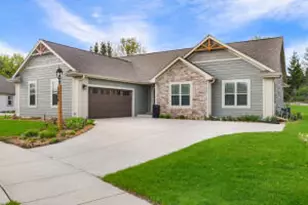 2986 Gateway Ave, Hartford, WI 53027 - Photo 1