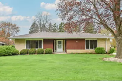 2789  Hillcrest Dr, Hartford, WI 53027 - Photo 1