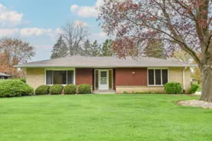 2789 Hillcrest Dr, Hartford, WI 53027 - Photo 1