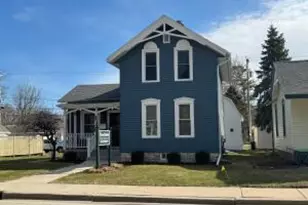 316 Oakton Ave, Pewaukee, WI 53072 - Photo 1