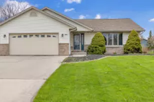 4916 White Fox Dr, Sheboygan, WI 53081 - Photo 1