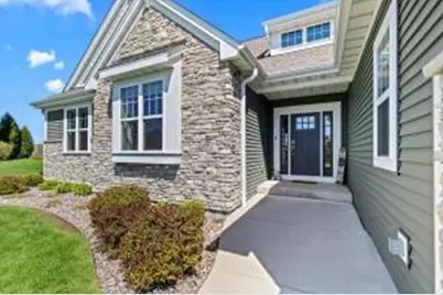 W158N6711  Tamarack Trl, Menomonee Falls, WI 53051 - Photo 1
