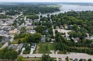 737 Division St, Delafield, WI 53018 - Photo 1