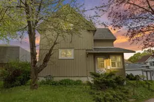 907 Chicago St, Racine, WI 53405 - Photo 1