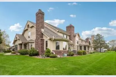 7402 W Twin Oaks Ct, Franklin, WI 53132 - Photo 1
